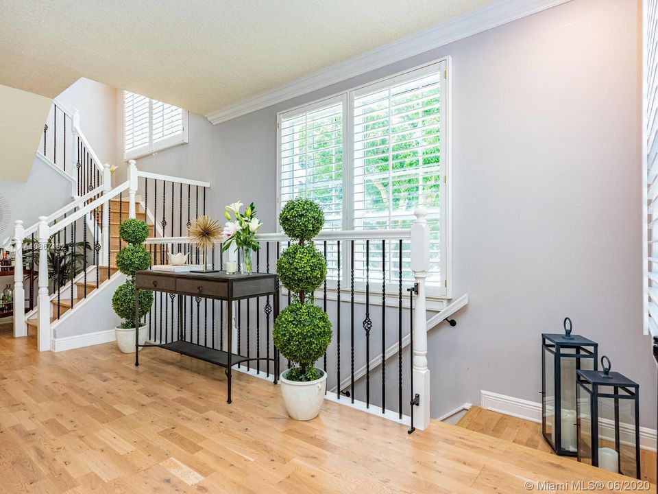 Recently Sold: $689,000 (3 beds, 2 baths, 3036 Square Feet)