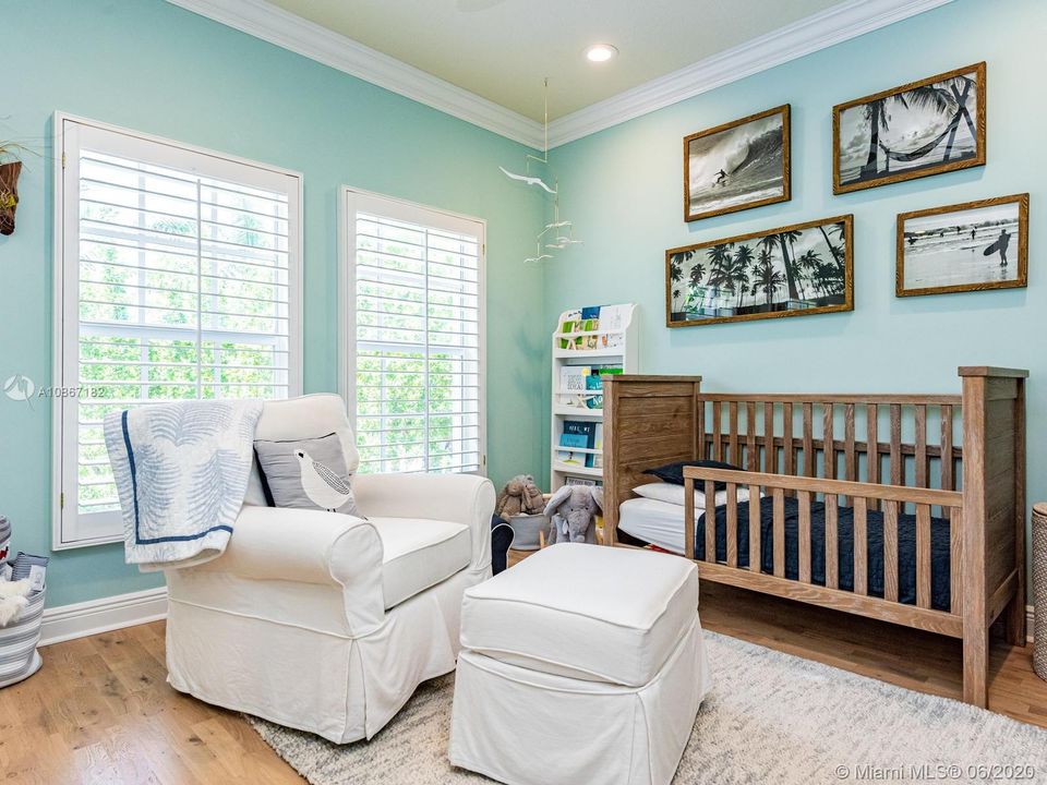 Recently Sold: $689,000 (3 beds, 2 baths, 3036 Square Feet)