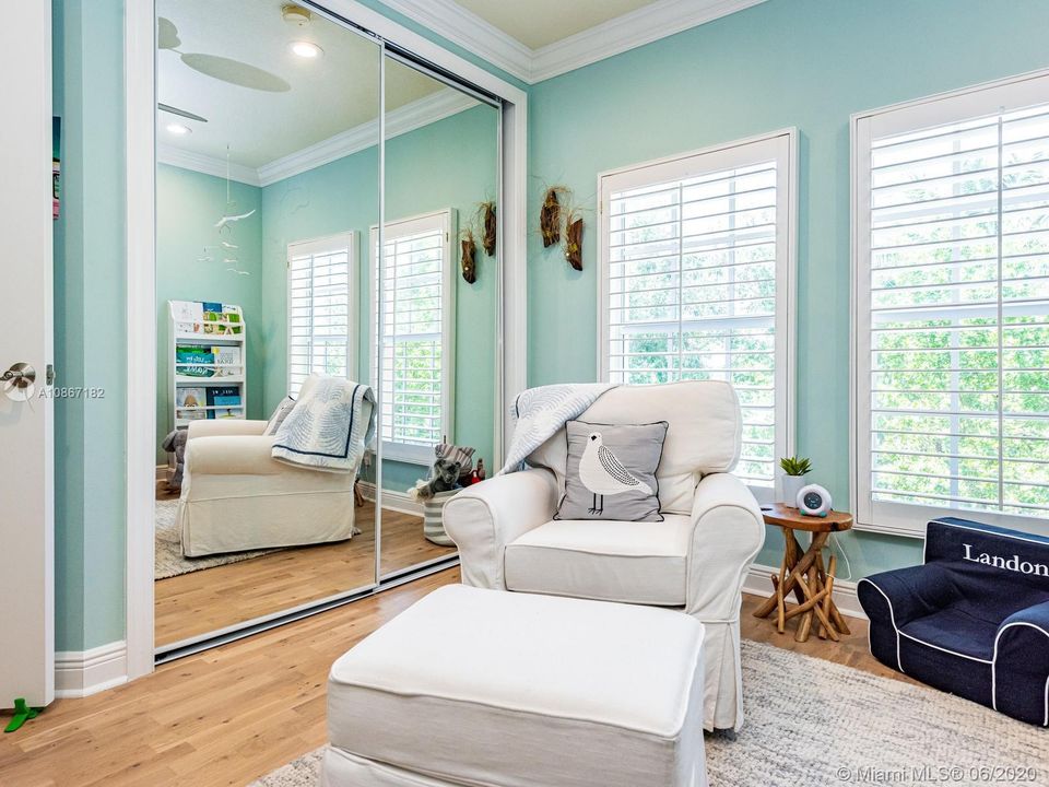 Recently Sold: $689,000 (3 beds, 2 baths, 3036 Square Feet)