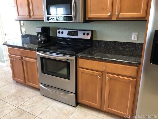 Vendido Recientemente: $219,900 (4 camas, 2 baños, 1788 Pies cuadrados)