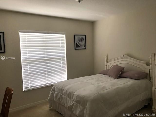 Vendido Recientemente: $219,900 (4 camas, 2 baños, 1788 Pies cuadrados)