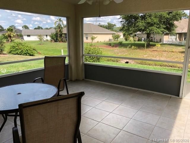 wonderful covered screened lanai