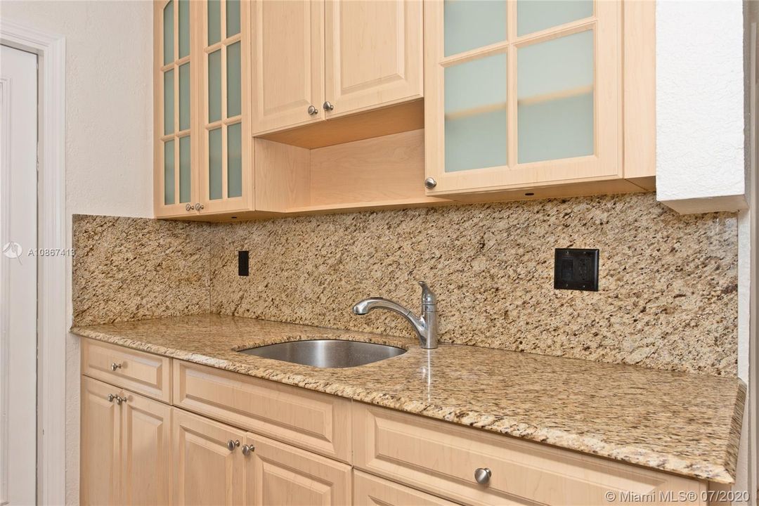 Vendido Recientemente: $234,700 (3 camas, 2 baños, 962 Pies cuadrados)