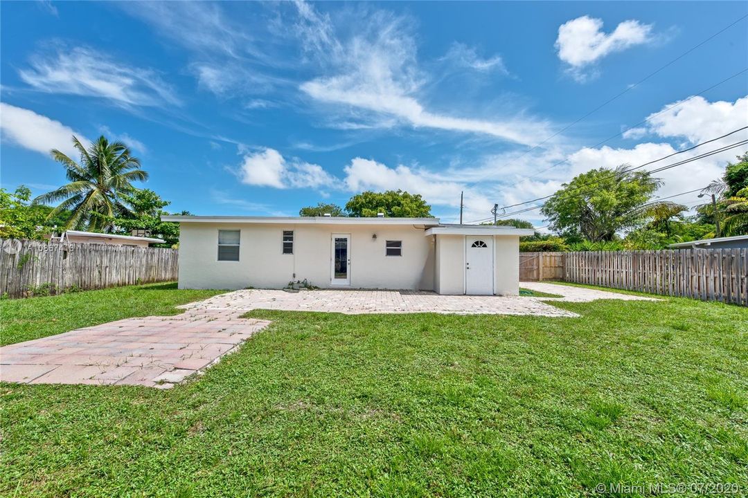 Vendido Recientemente: $234,700 (3 camas, 2 baños, 962 Pies cuadrados)