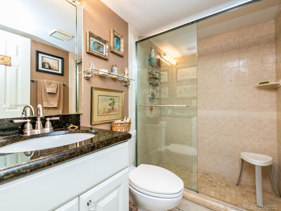 Недавно продано: $339,999 (3 спален, 2 ванн, 1454 Квадратных фут)