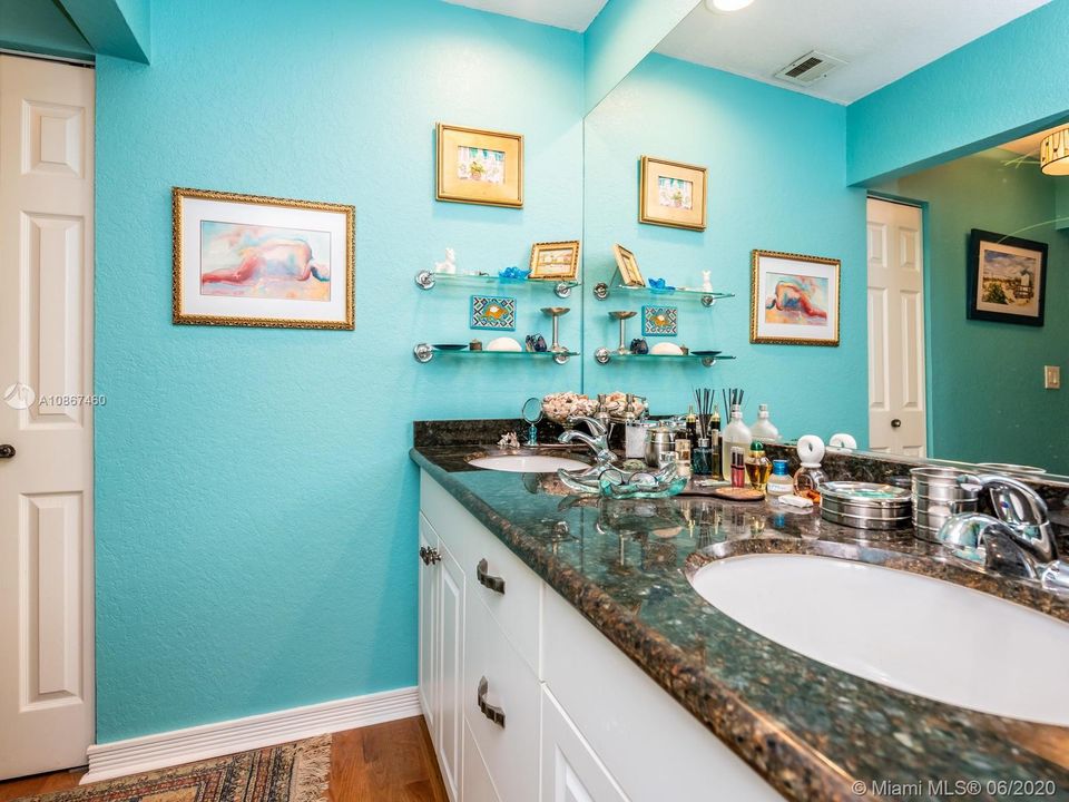 Double sink vanity with beautiful granite