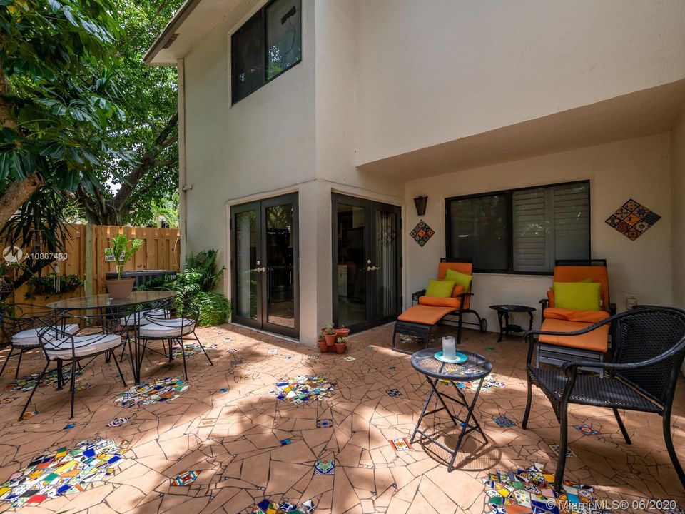 Недавно продано: $339,999 (3 спален, 2 ванн, 1454 Квадратных фут)