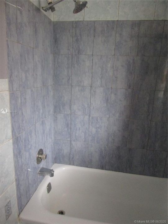 Vendido Recientemente: $47,000 (1 camas, 1 baños, 640 Pies cuadrados)