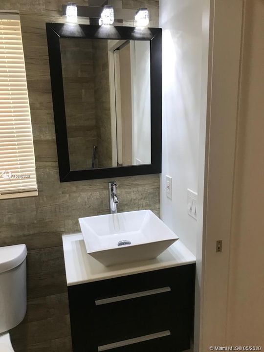 Recently Rented: $1,250 (1 beds, 1 baths, 0 Square Feet)