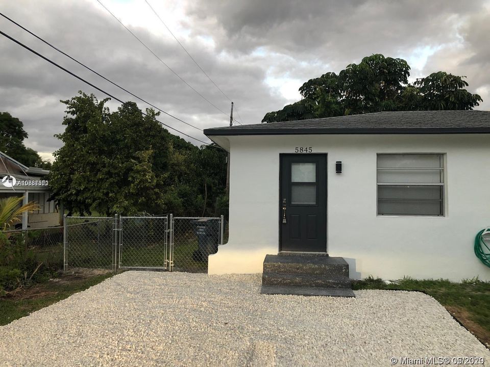 Recently Rented: $1,250 (1 beds, 1 baths, 0 Square Feet)