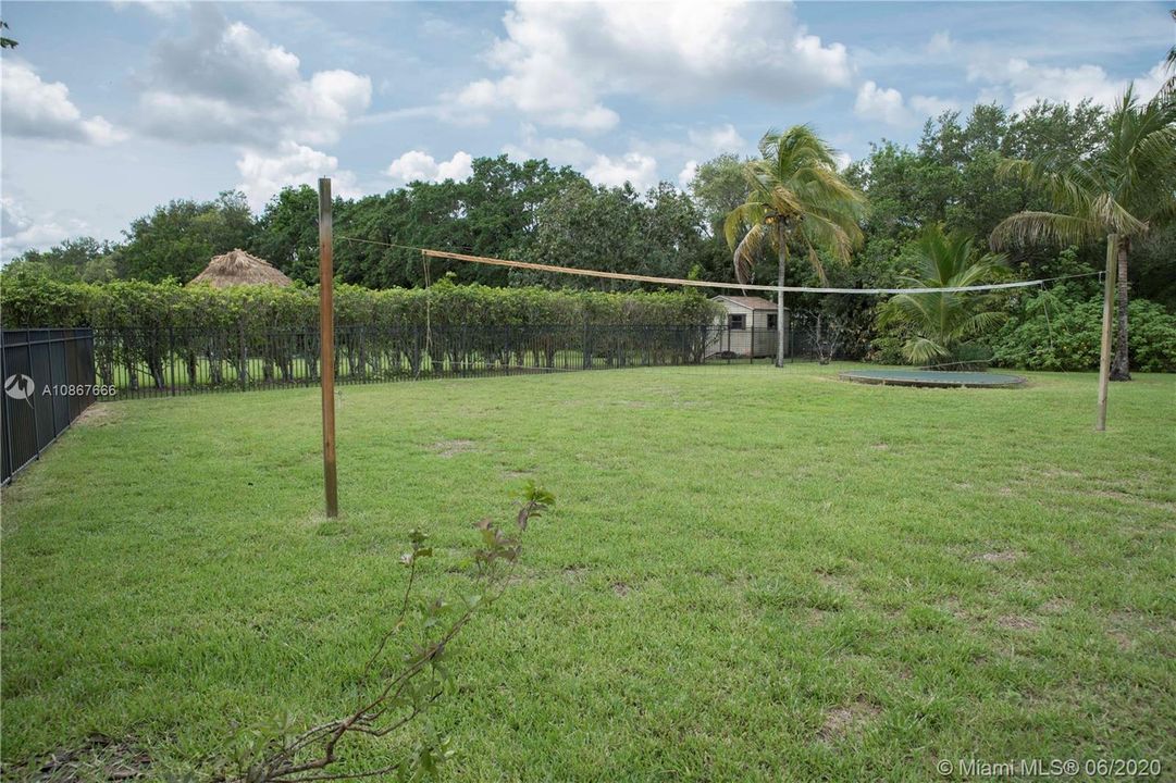 Recently Sold: $710,000 (5 beds, 3 baths, 3367 Square Feet)