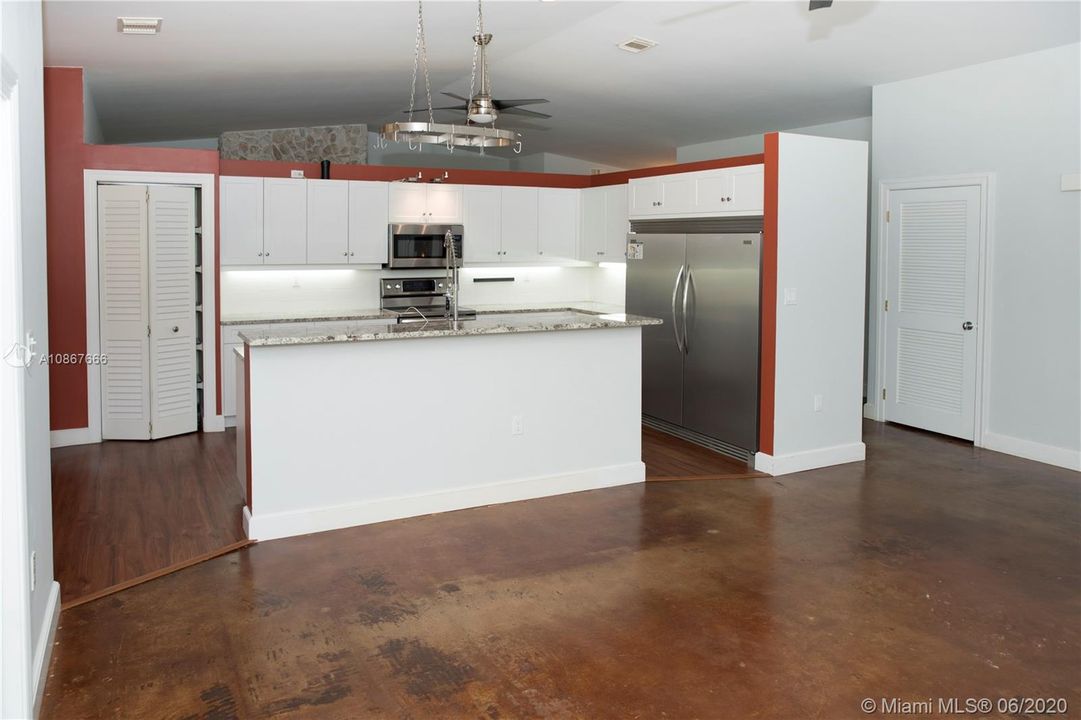 Recently Sold: $710,000 (5 beds, 3 baths, 3367 Square Feet)