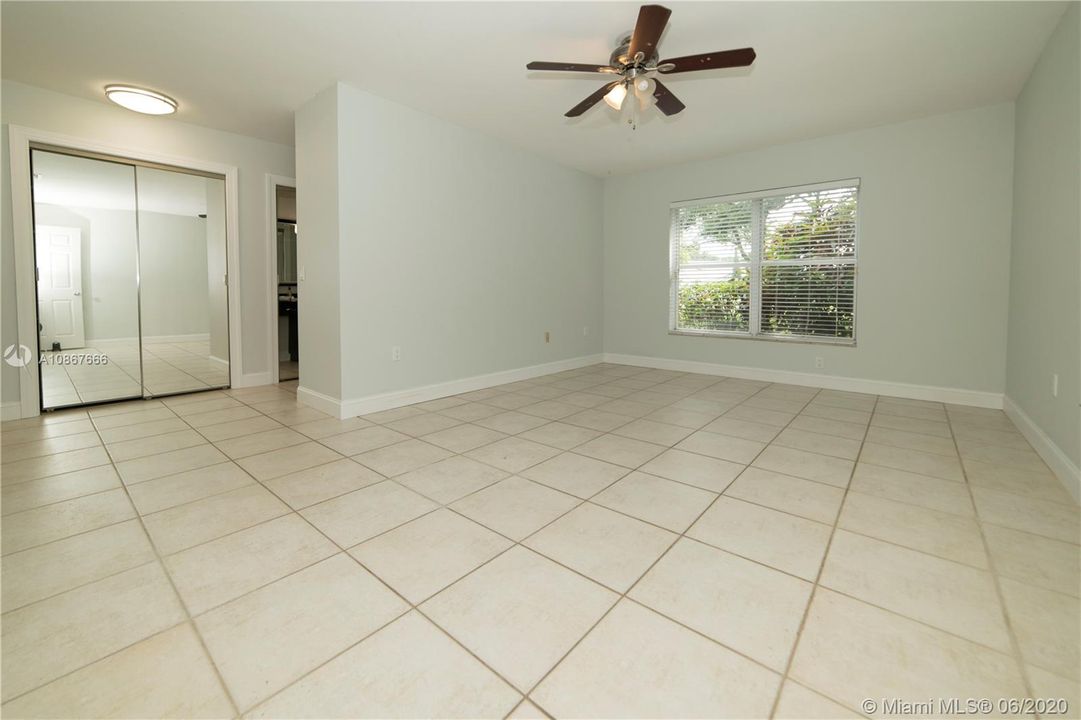 Recently Sold: $710,000 (5 beds, 3 baths, 3367 Square Feet)