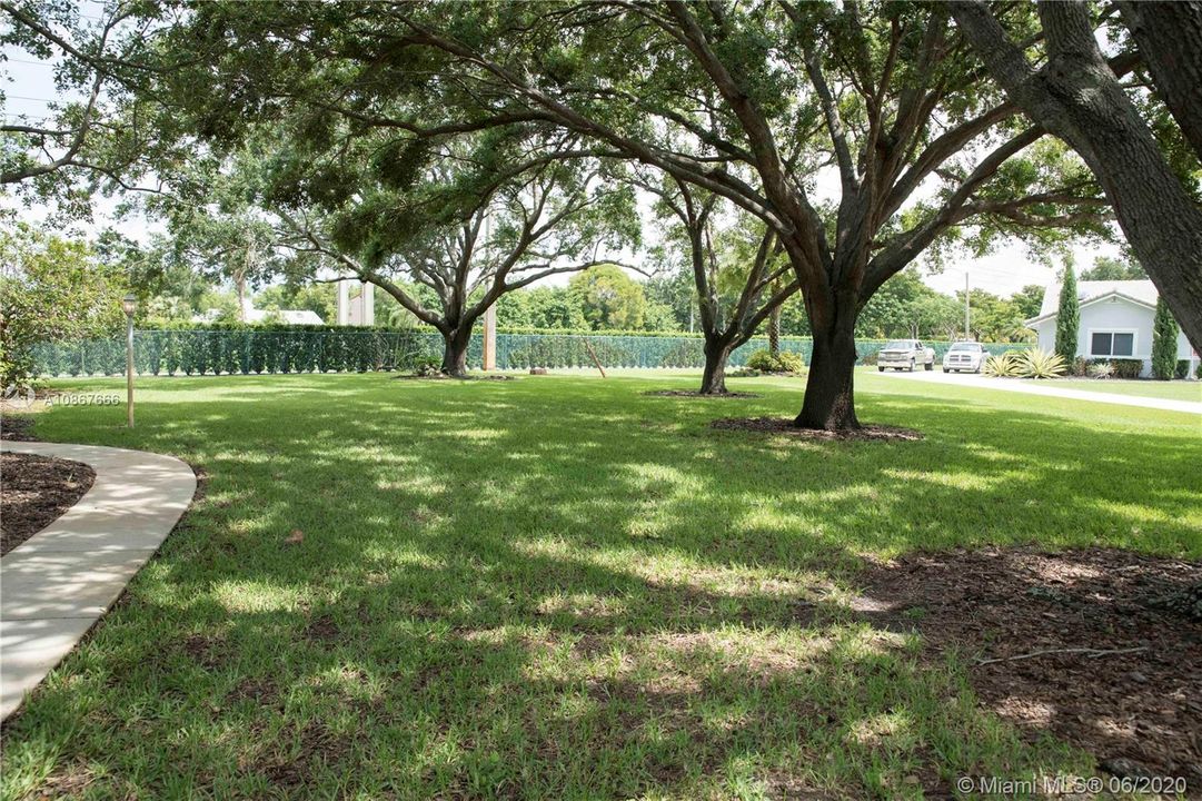 Recently Sold: $710,000 (5 beds, 3 baths, 3367 Square Feet)