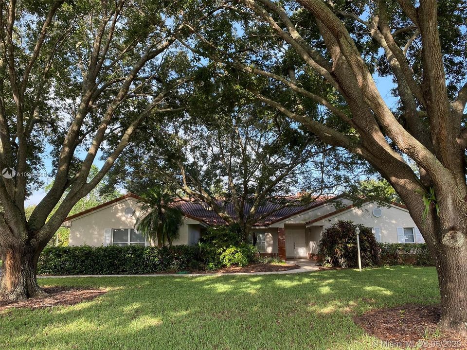 Recently Sold: $710,000 (5 beds, 3 baths, 3367 Square Feet)