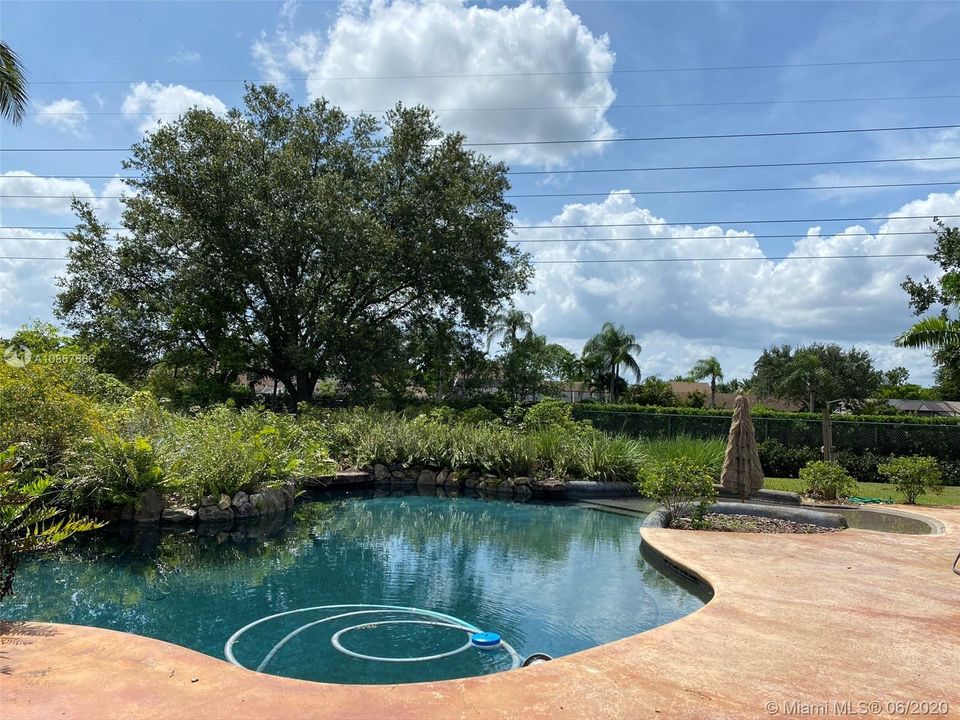 Recently Sold: $710,000 (5 beds, 3 baths, 3367 Square Feet)