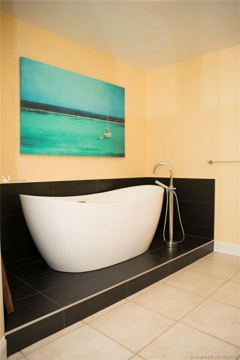 Recently Sold: $710,000 (5 beds, 3 baths, 3367 Square Feet)