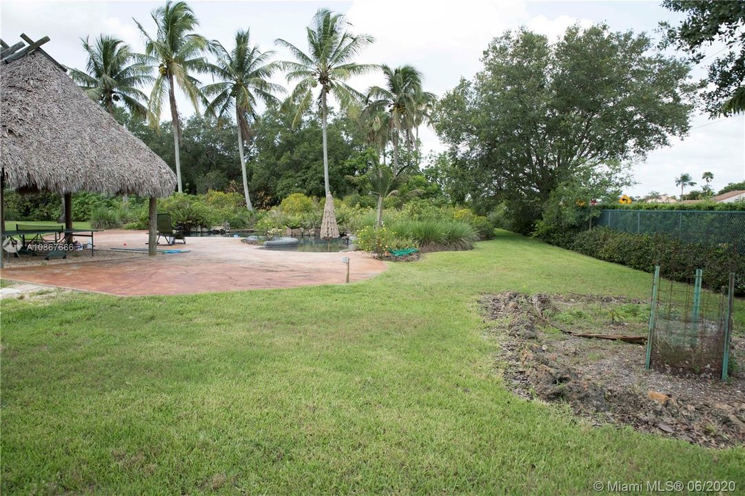 Recently Sold: $710,000 (5 beds, 3 baths, 3367 Square Feet)