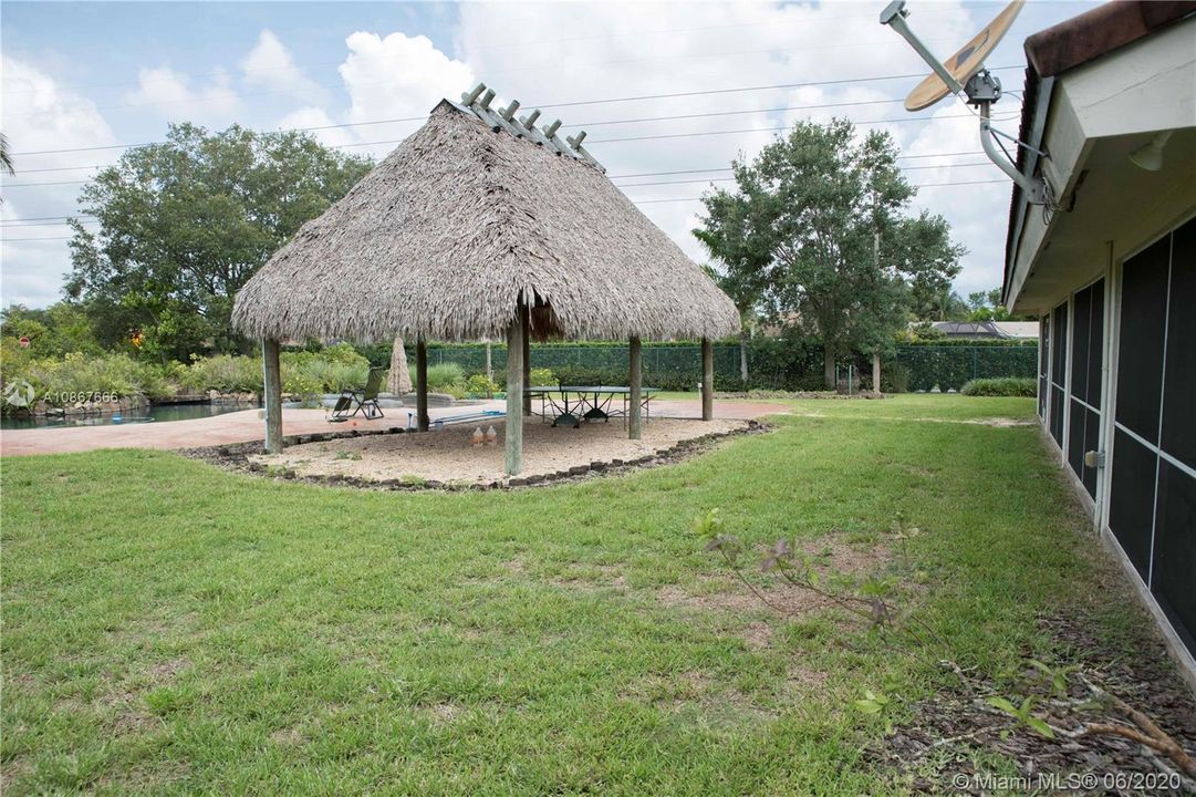Recently Sold: $710,000 (5 beds, 3 baths, 3367 Square Feet)