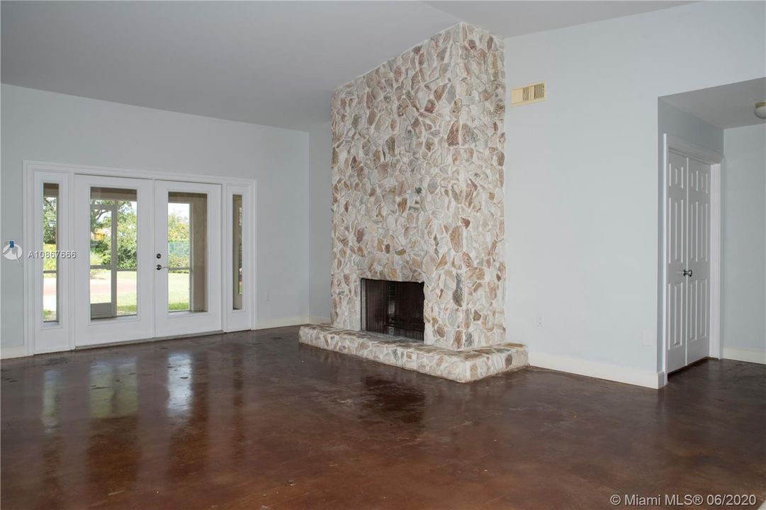 Recently Sold: $710,000 (5 beds, 3 baths, 3367 Square Feet)