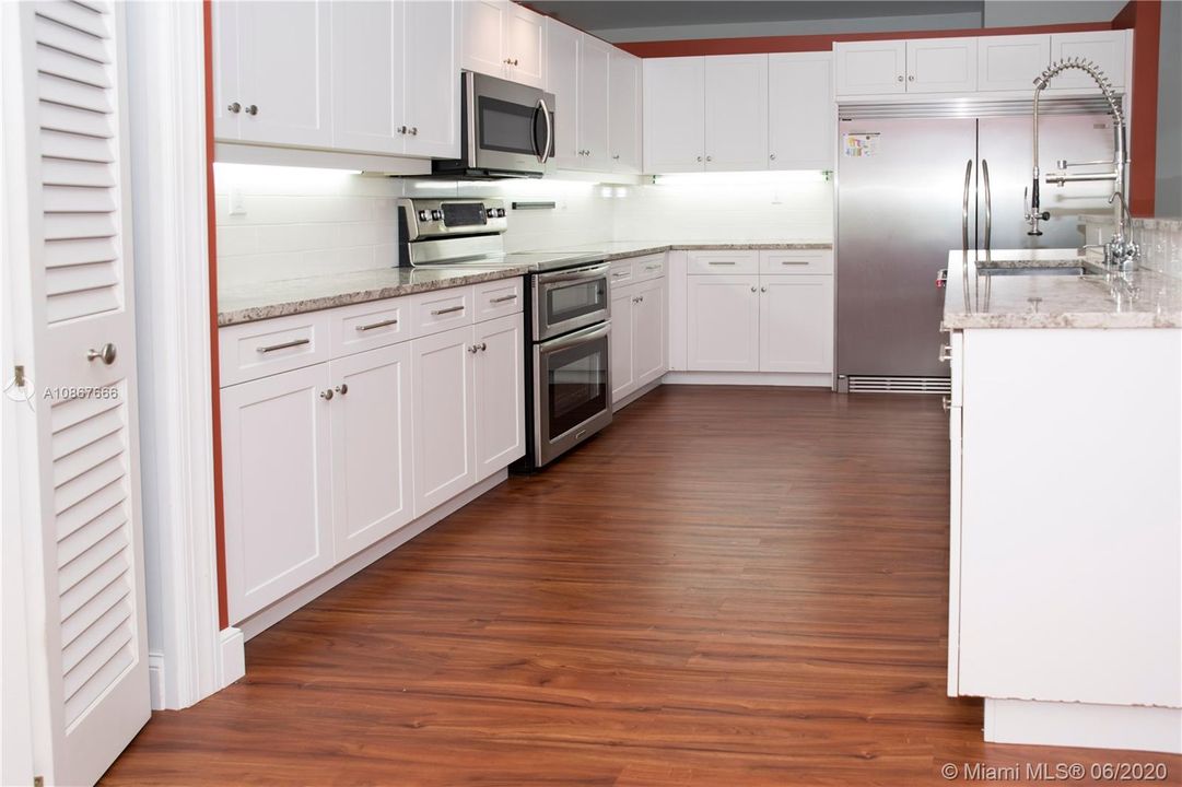 Recently Sold: $710,000 (5 beds, 3 baths, 3367 Square Feet)