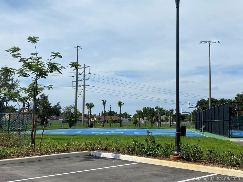 Recently Sold: $710,000 (5 beds, 3 baths, 3367 Square Feet)