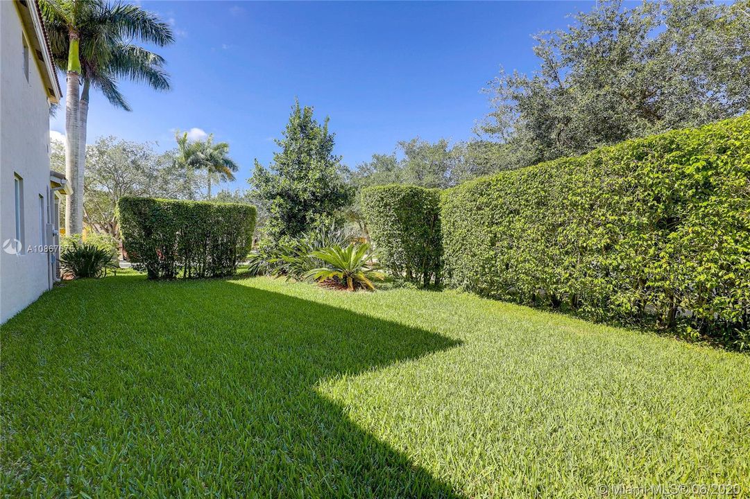 Vendido Recientemente: $509,900 (4 camas, 3 baños, 2100 Pies cuadrados)