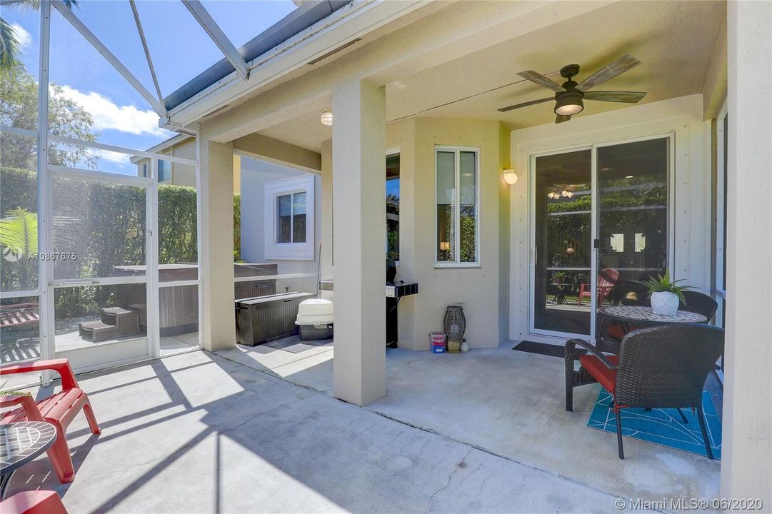 Vendido Recientemente: $509,900 (4 camas, 3 baños, 2100 Pies cuadrados)