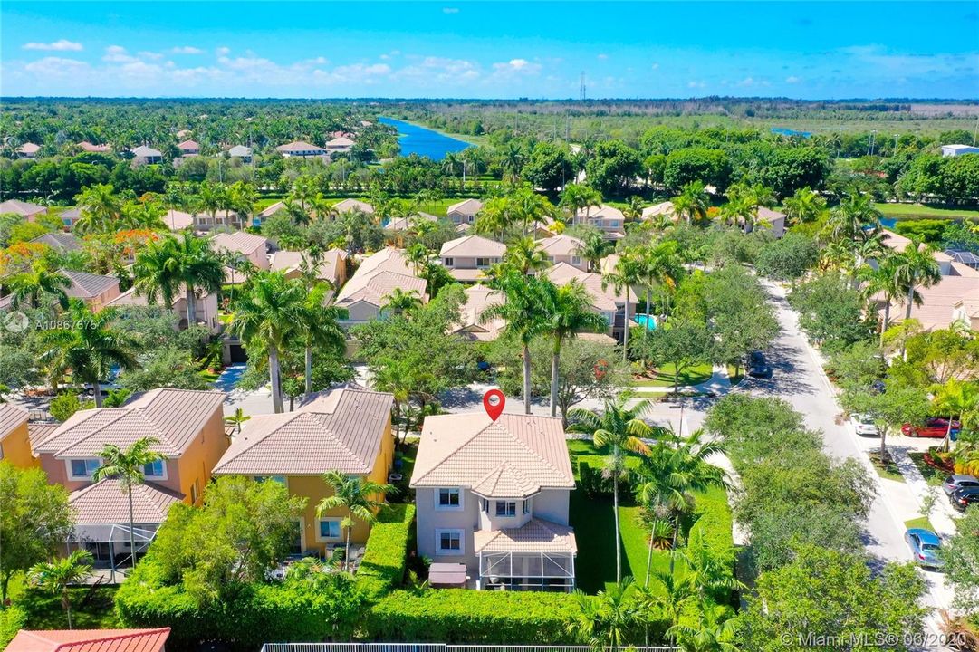 Vendido Recientemente: $509,900 (4 camas, 3 baños, 2100 Pies cuadrados)