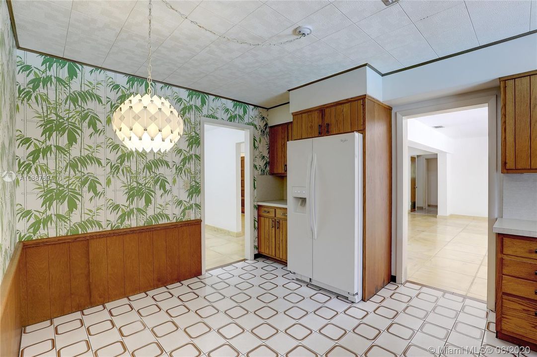 Recently Sold: $740,000 (3 beds, 2 baths, 2193 Square Feet)