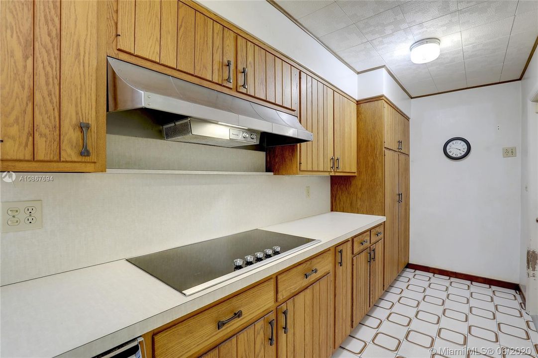 Recently Sold: $740,000 (3 beds, 2 baths, 2193 Square Feet)