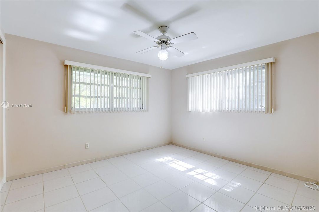 Recently Sold: $740,000 (3 beds, 2 baths, 2193 Square Feet)