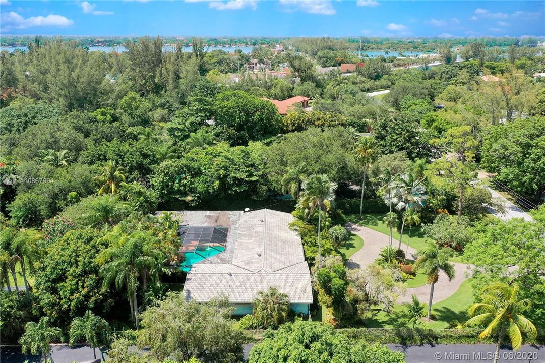 Recently Sold: $740,000 (3 beds, 2 baths, 2193 Square Feet)