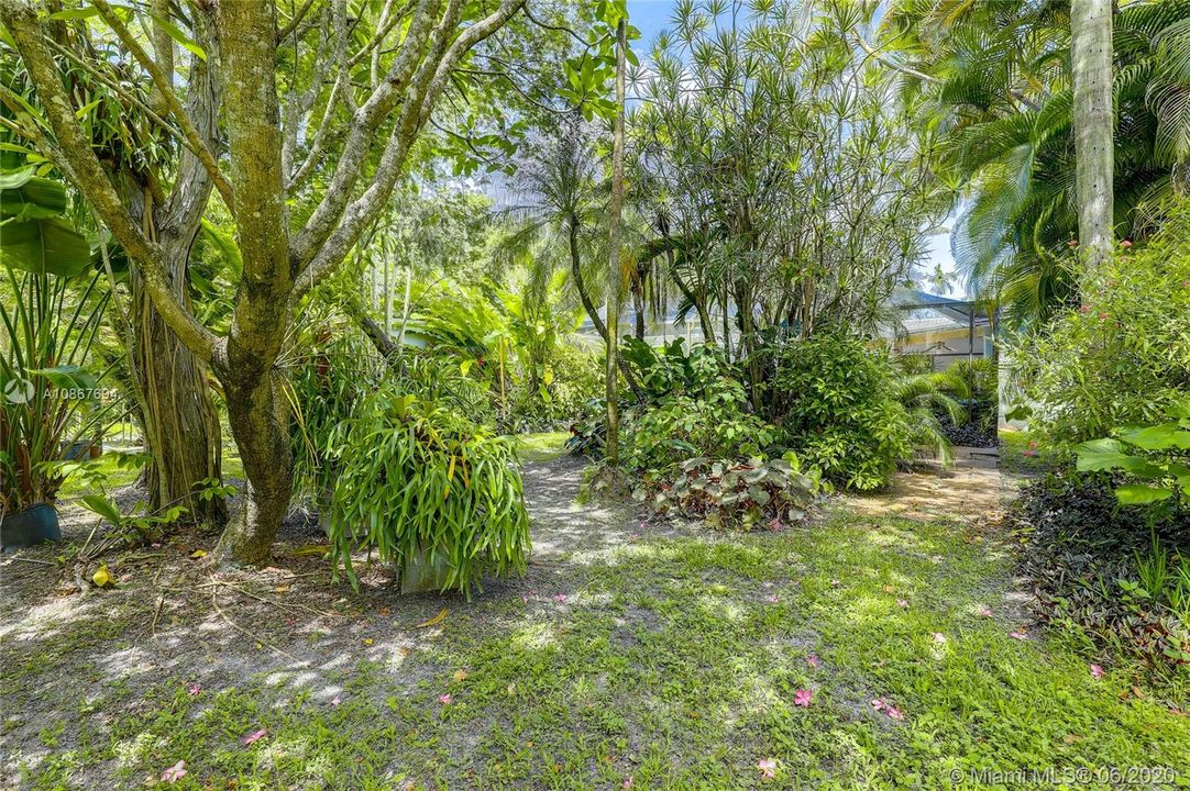 Recently Sold: $740,000 (3 beds, 2 baths, 2193 Square Feet)