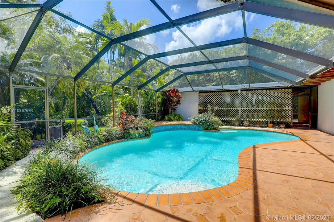 Recently Sold: $740,000 (3 beds, 2 baths, 2193 Square Feet)