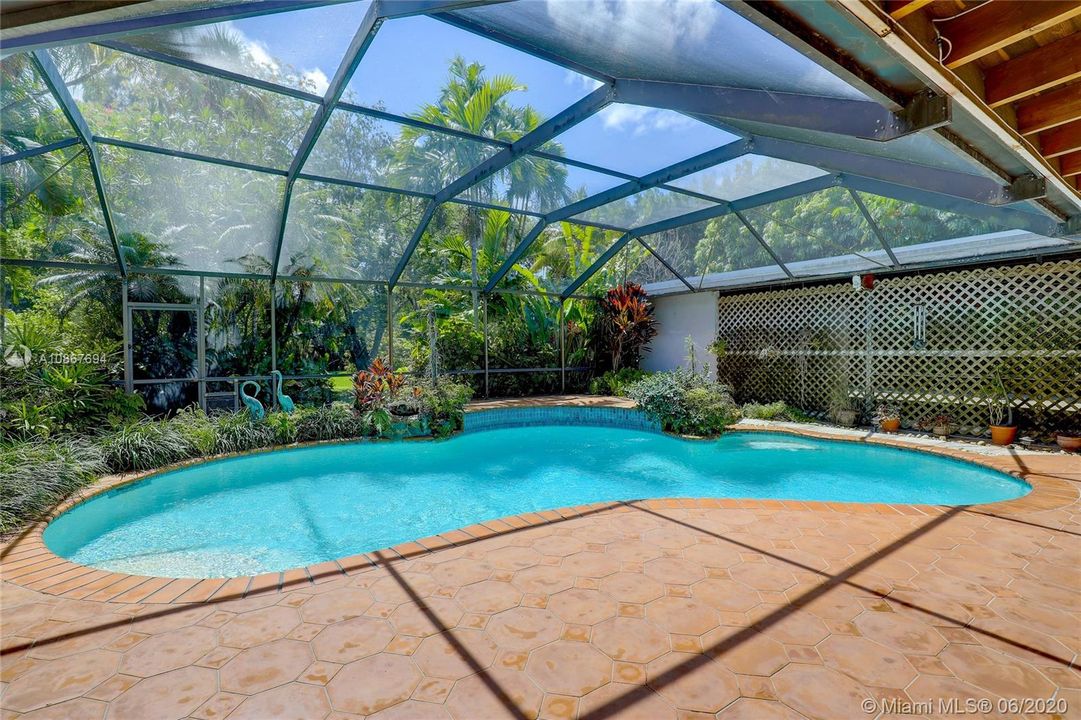 Recently Sold: $740,000 (3 beds, 2 baths, 2193 Square Feet)