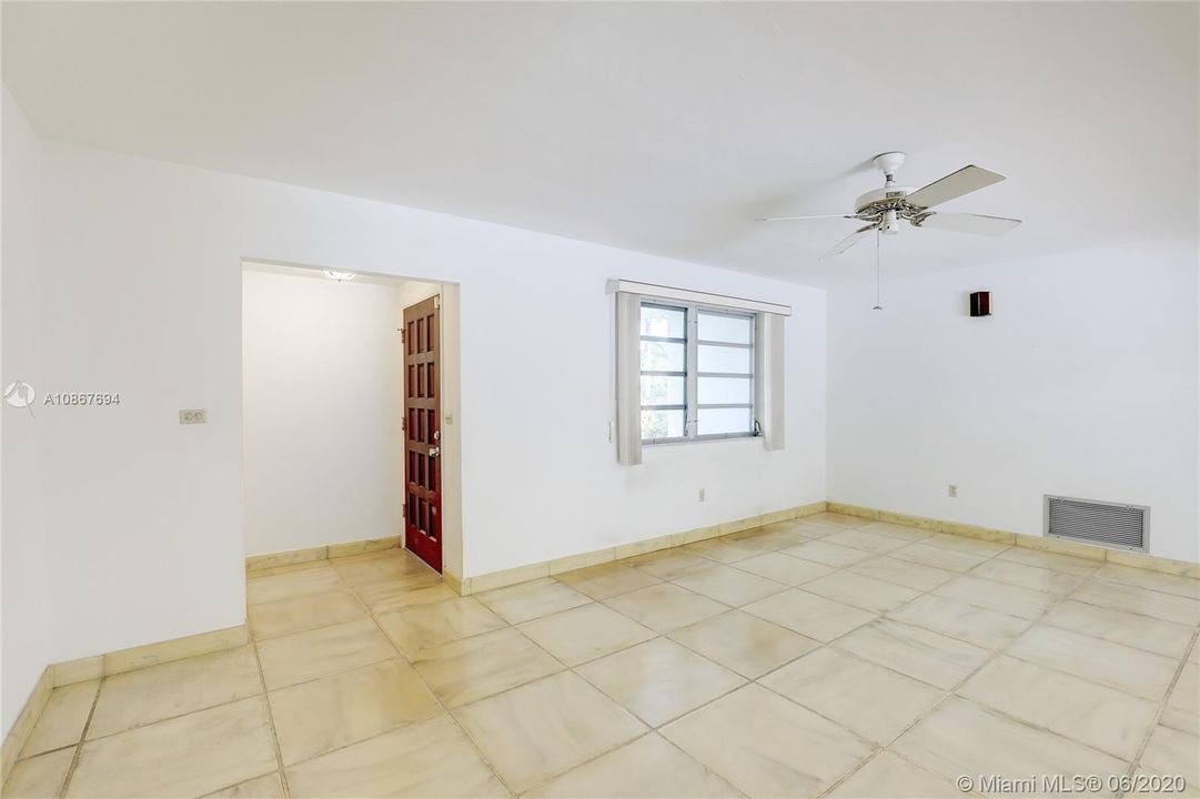Recently Sold: $740,000 (3 beds, 2 baths, 2193 Square Feet)