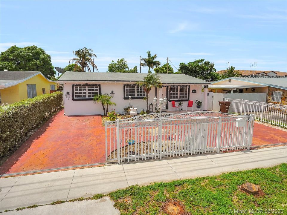Recently Sold: $349,000 (3 beds, 1 baths, 1080 Square Feet)