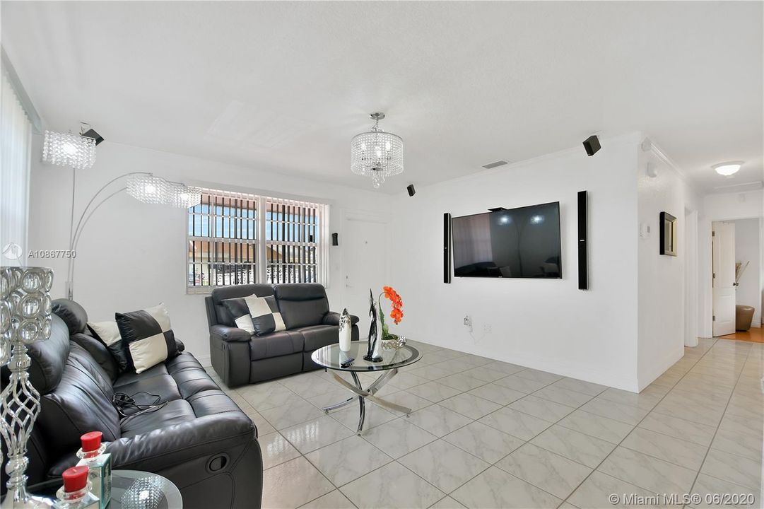 Recently Sold: $349,000 (3 beds, 1 baths, 1080 Square Feet)
