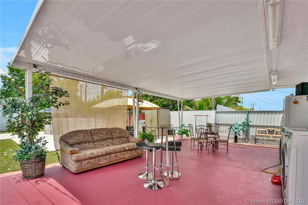 Recently Sold: $349,000 (3 beds, 1 baths, 1080 Square Feet)