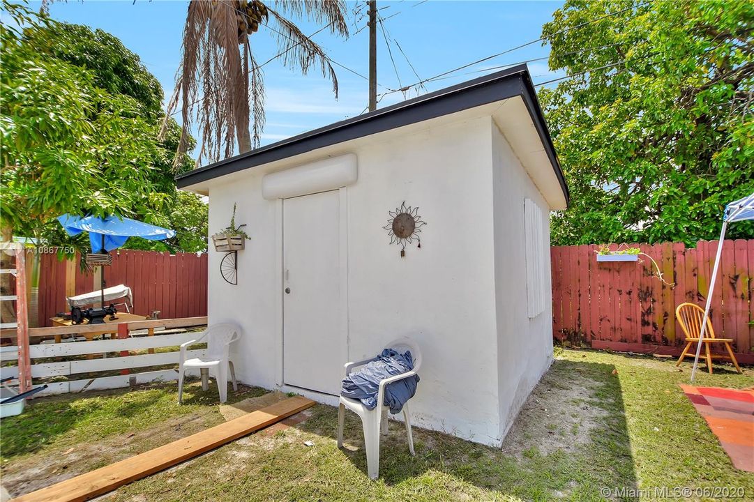 Recently Sold: $349,000 (3 beds, 1 baths, 1080 Square Feet)