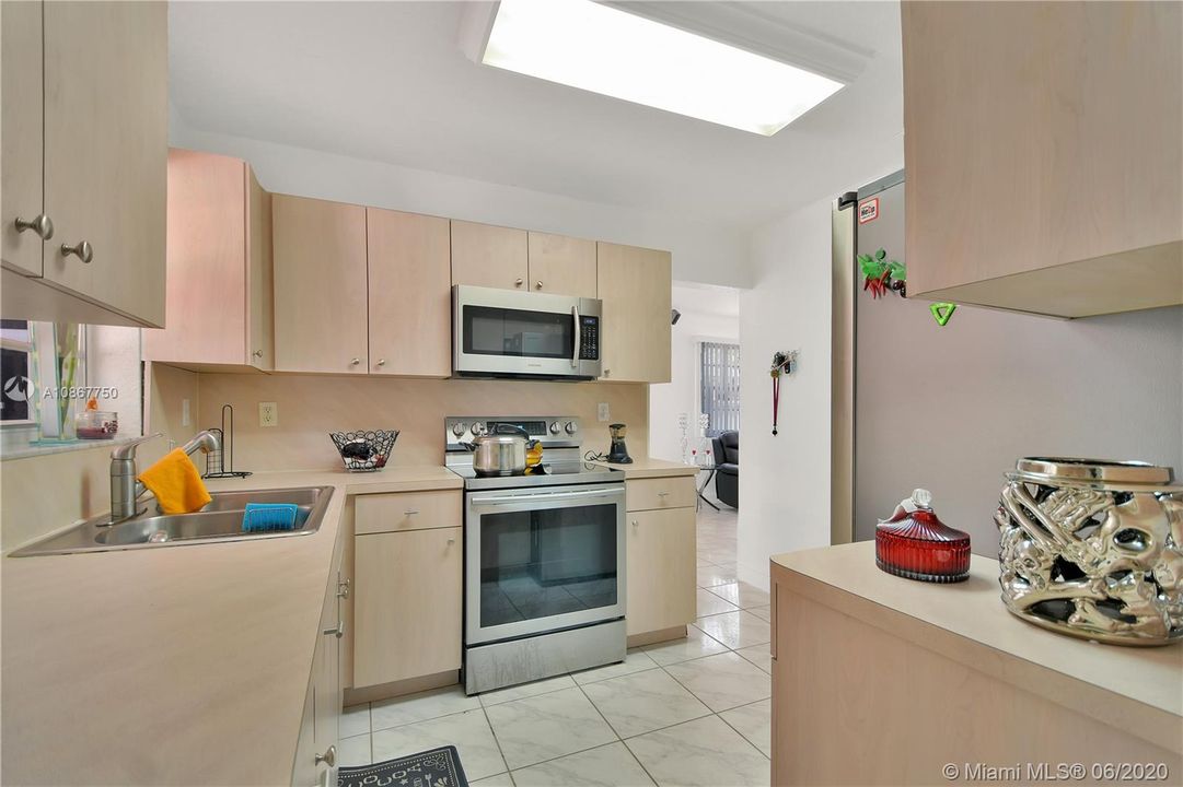 Recently Sold: $349,000 (3 beds, 1 baths, 1080 Square Feet)