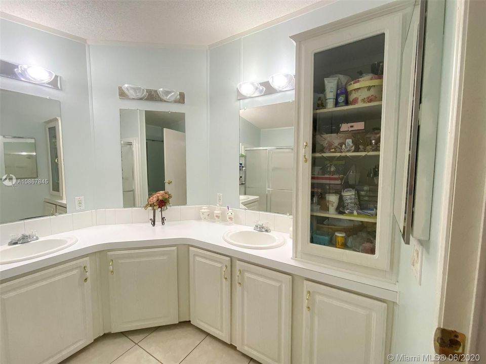 Recently Sold: $75,000 (3 beds, 2 baths, 8255 Square Feet)