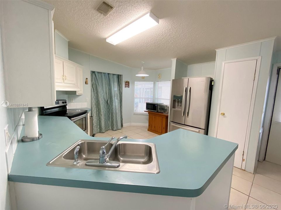 Recently Sold: $75,000 (3 beds, 2 baths, 8255 Square Feet)