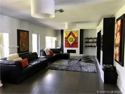 Recently Rented: $5,100 (6 beds, 3 baths, 2758 Square Feet)