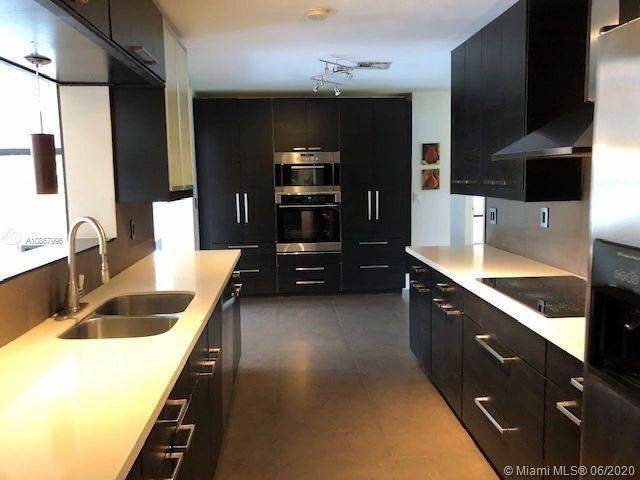 Recently Rented: $5,100 (6 beds, 3 baths, 2758 Square Feet)