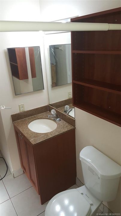 Vendido Recientemente: $129,000 (2 camas, 2 baños, 835 Pies cuadrados)