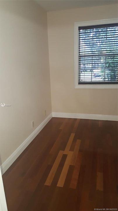 Vendido Recientemente: $129,000 (2 camas, 2 baños, 835 Pies cuadrados)