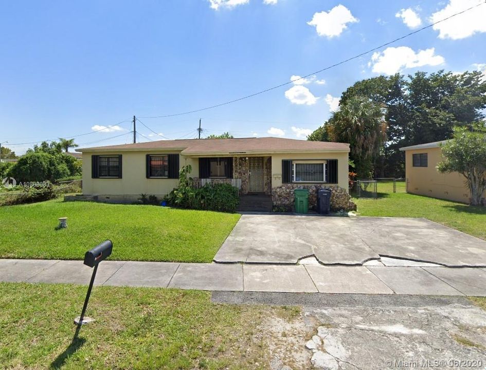 Vendido Recientemente: $240,000 (4 camas, 3 baños, 2604 Pies cuadrados)