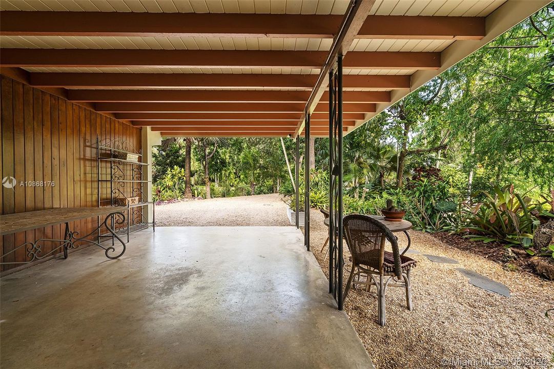 CARPORT